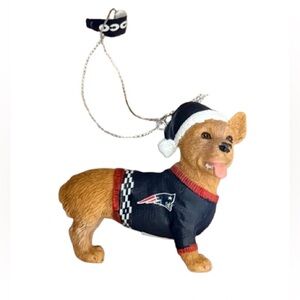 🏈NWT- NFL Patriots Dog Ornament with Sweater and Santa Hat